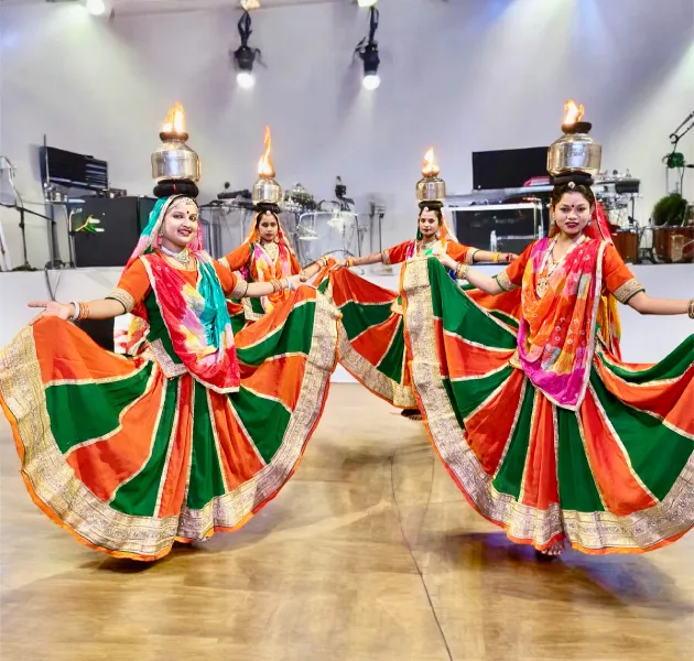 chari-dancers-in-india